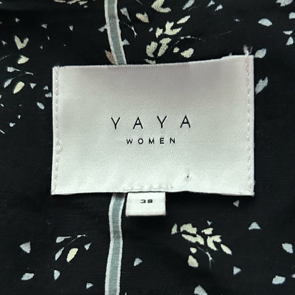 Yaya Women Floral Jumpsuit in Black Sz M - Picture 8 of 9